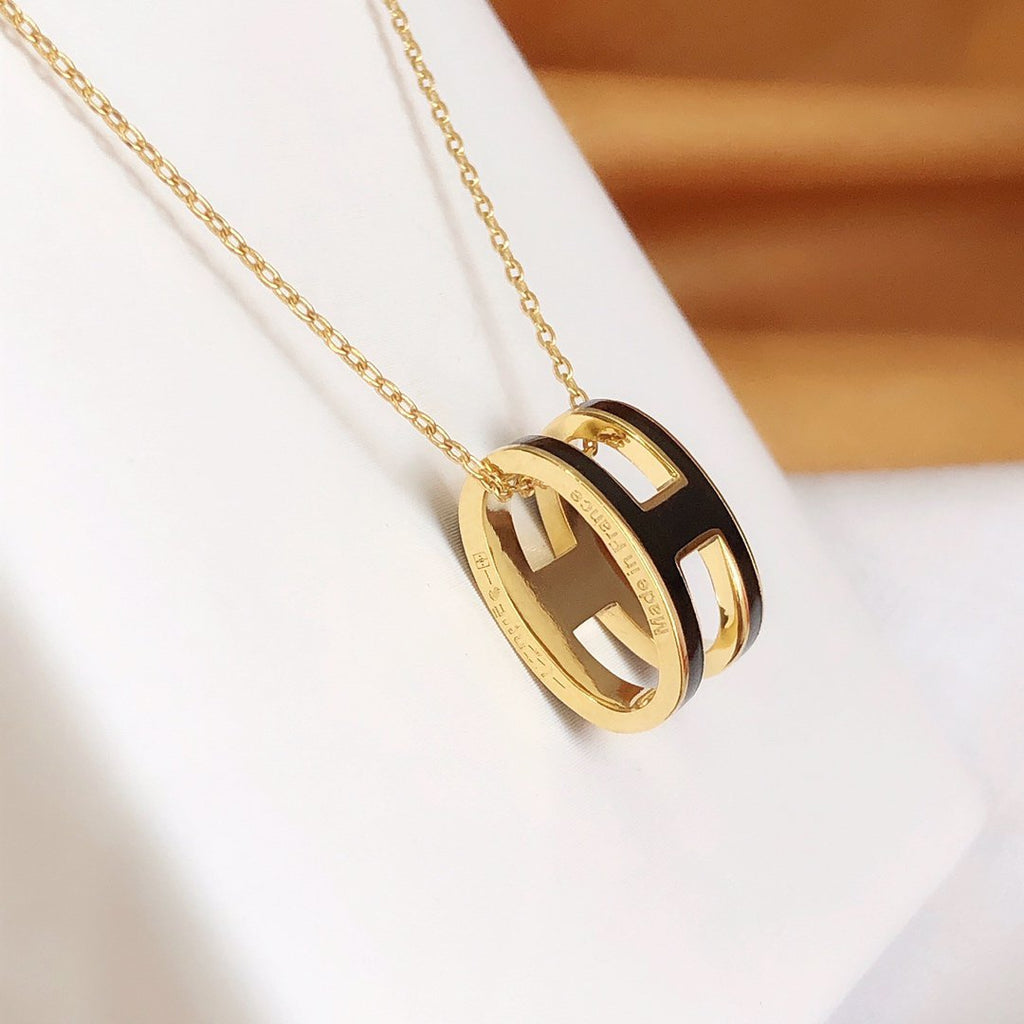 GlowHM CLIC BLACK ENAMEL GOLD NECKLACE
