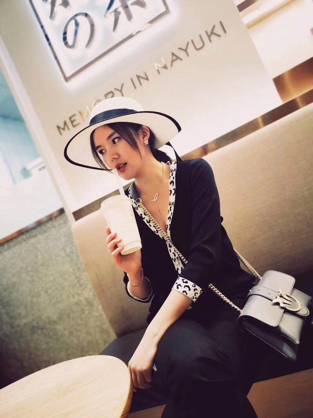 GlowHM FIRE PIG NOSE NECKLACE TRENDY STREET