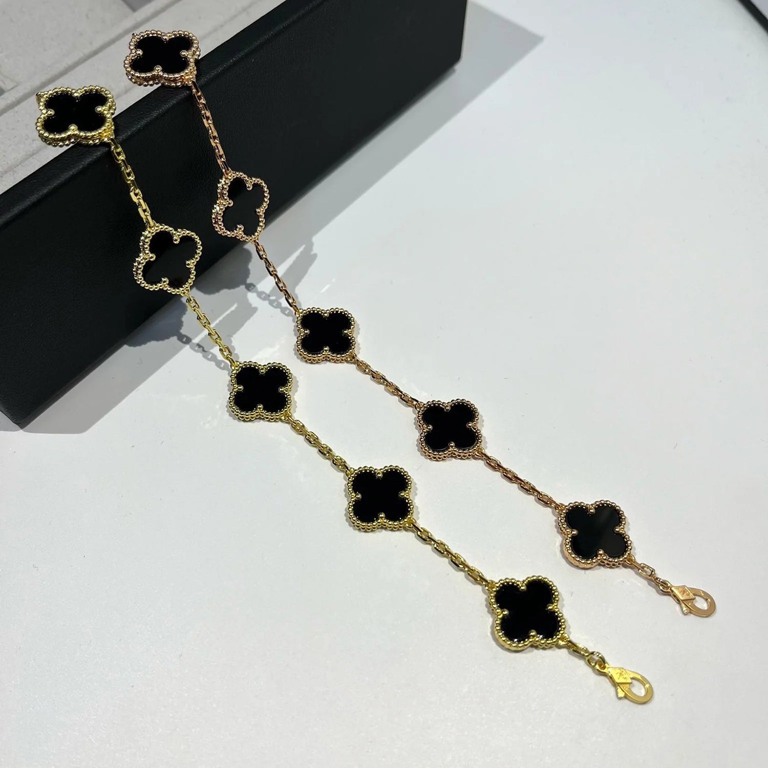 GlowCLOVER  5 MOTIFS BLACK ONYX BRACELET