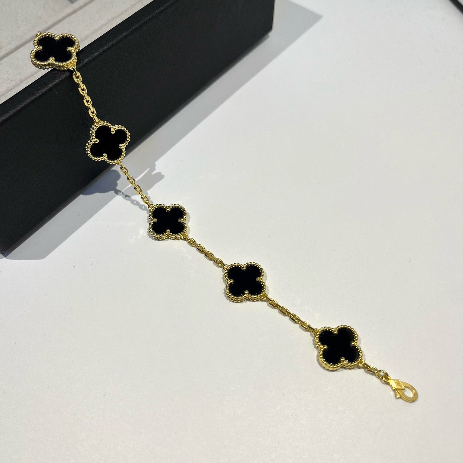 GlowCLOVER  5 MOTIFS BLACK ONYX BRACELET