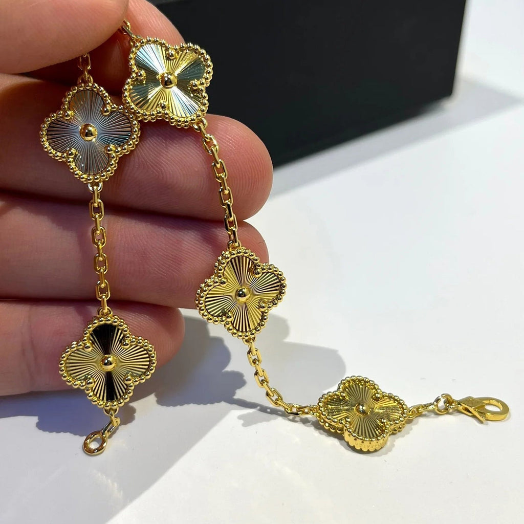 GlowCLOVER 5 FLOWERS LASER BRACELET