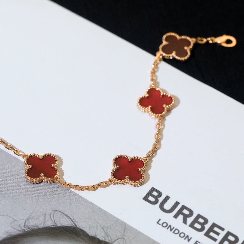 GlowCLOVER 5 MOTIFS RED AGATE  BRACELET