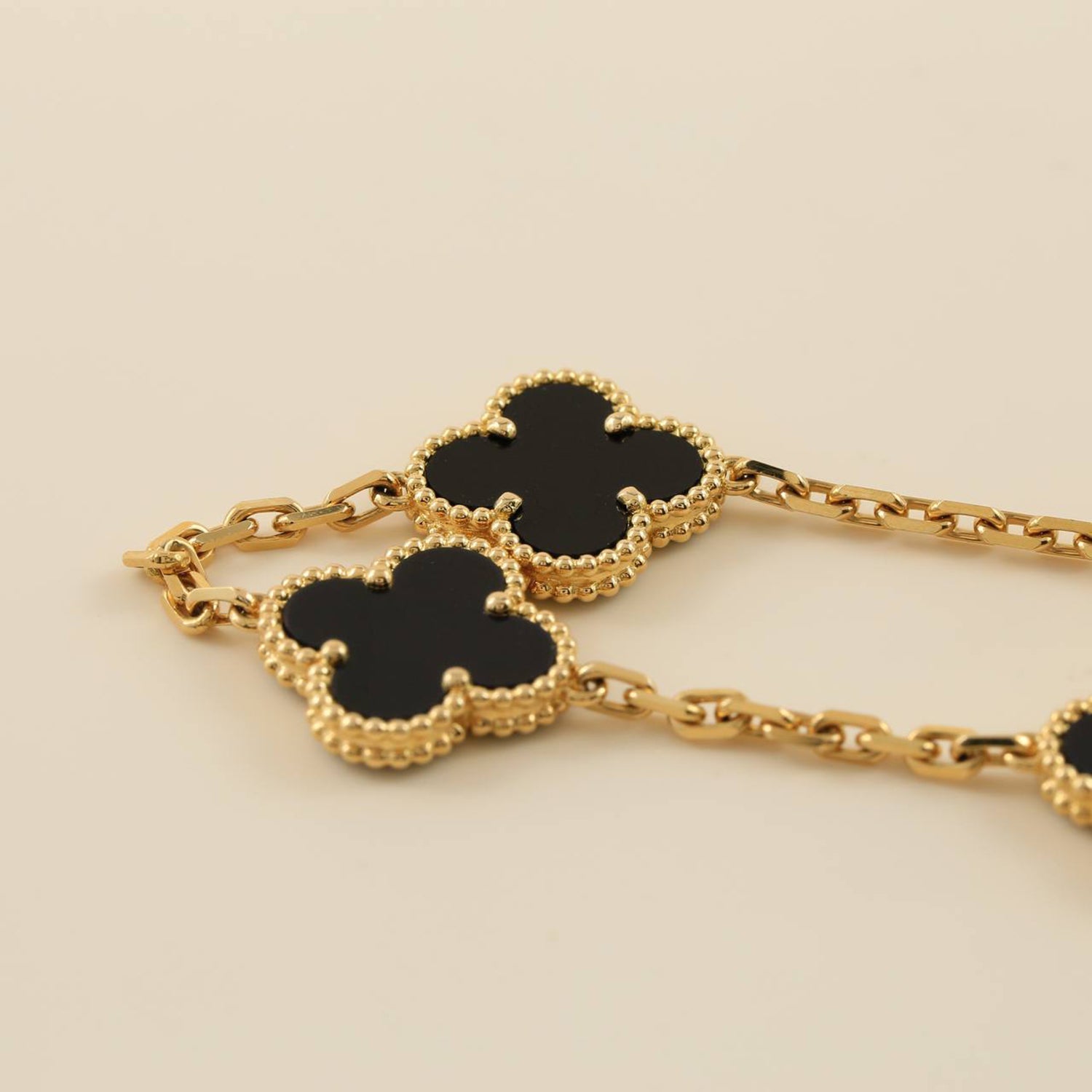 GlowCLOVER  5 MOTIFS BLACK ONYX BRACELET