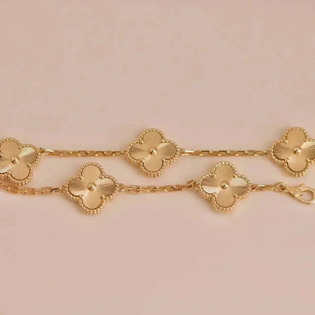 GlowCLOVER 5 FLOWERS LASER BRACELET
