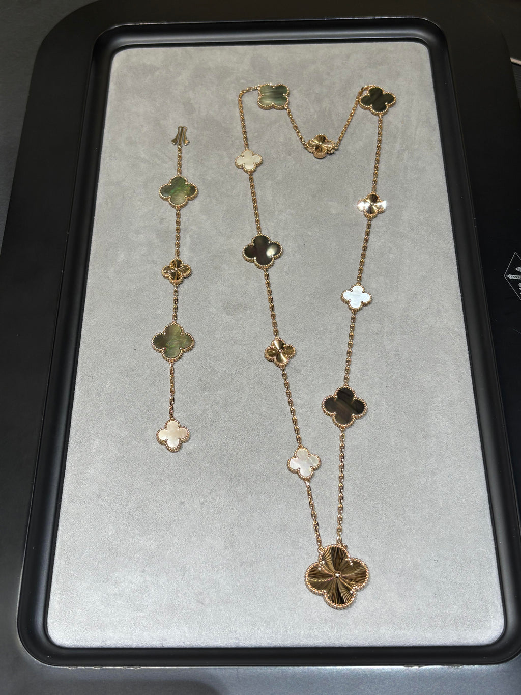 [Glow] 25 NEW CLOVER 15 MOTIFS GRAY MOTHER-OF-PEARL