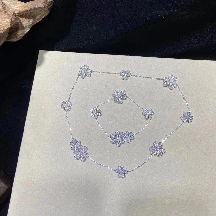 GlowFRIVOLE SILVER 5 FLOWERS BRACELET