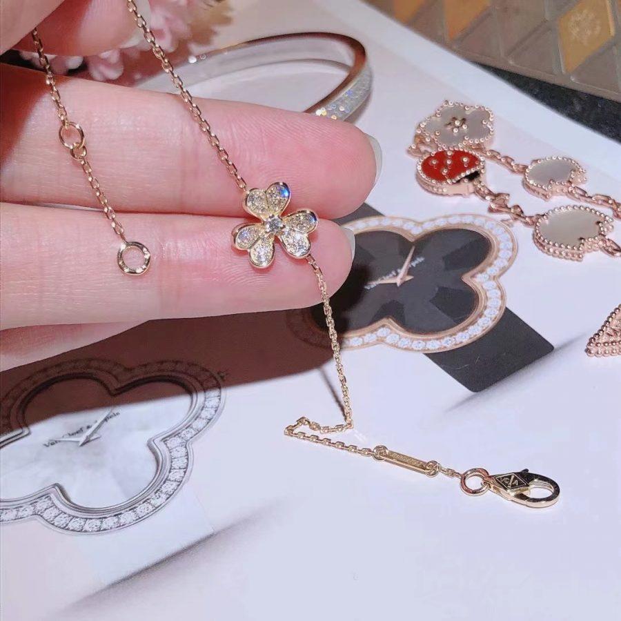 GlowFRIVOLE GOLD FLOWER DIAMOND BRACELET