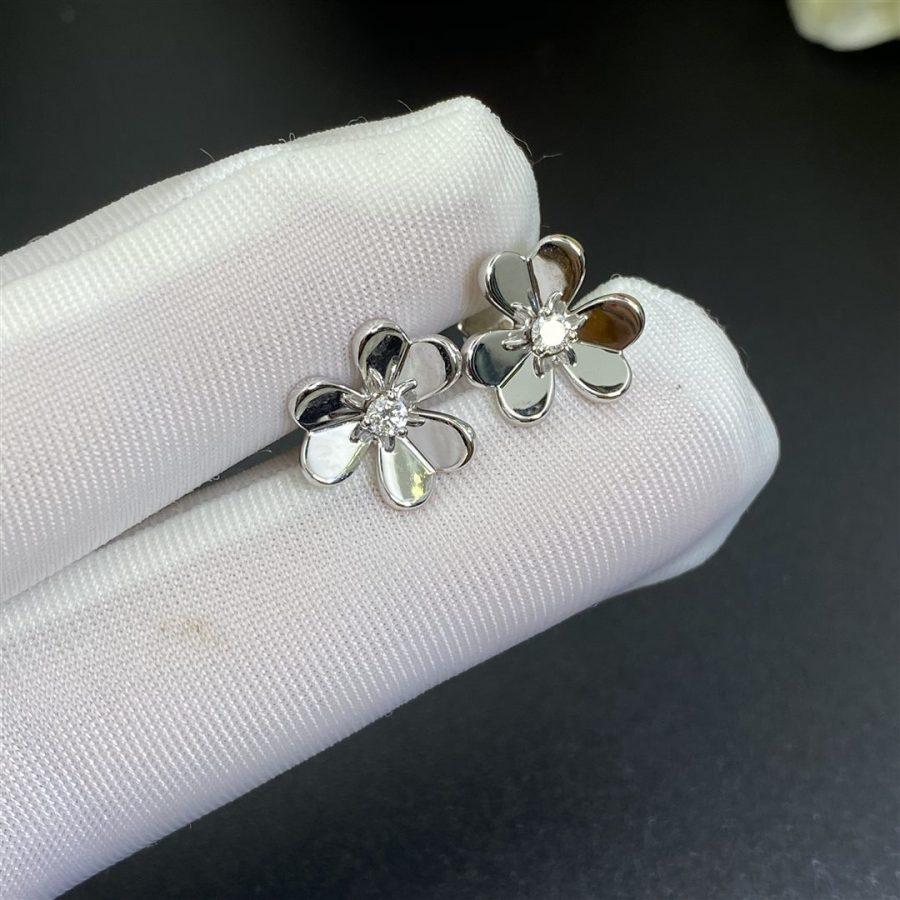 GlowFRIVOLE MINI SILVER FLOWER EARRINGS