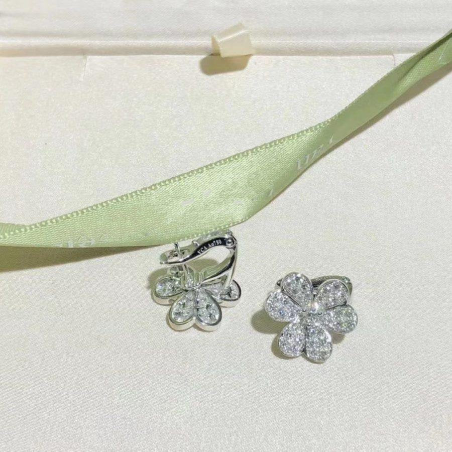 GlowFRIVOLE SILVER FLOWER DIAMOND EARRINGS