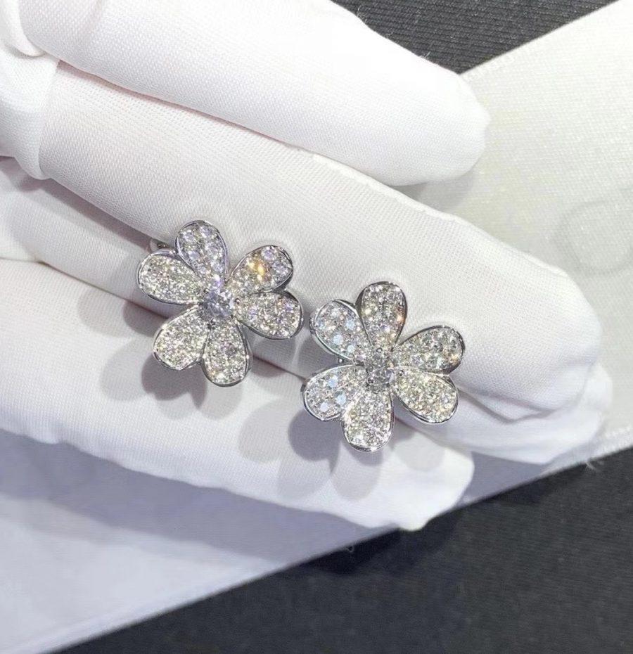 GlowFRIVOLE SILVER FLOWER DIAMOND EARRINGS