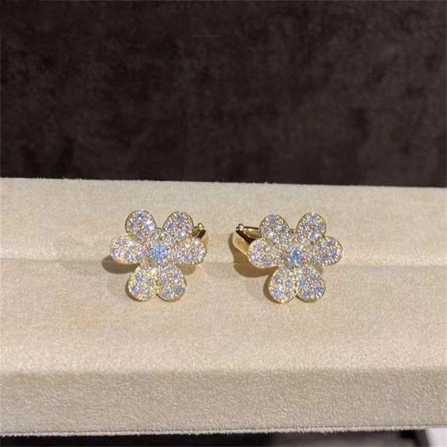 GlowFRIVOLE GOLD FLOWER DIAMOND EARRINGS
