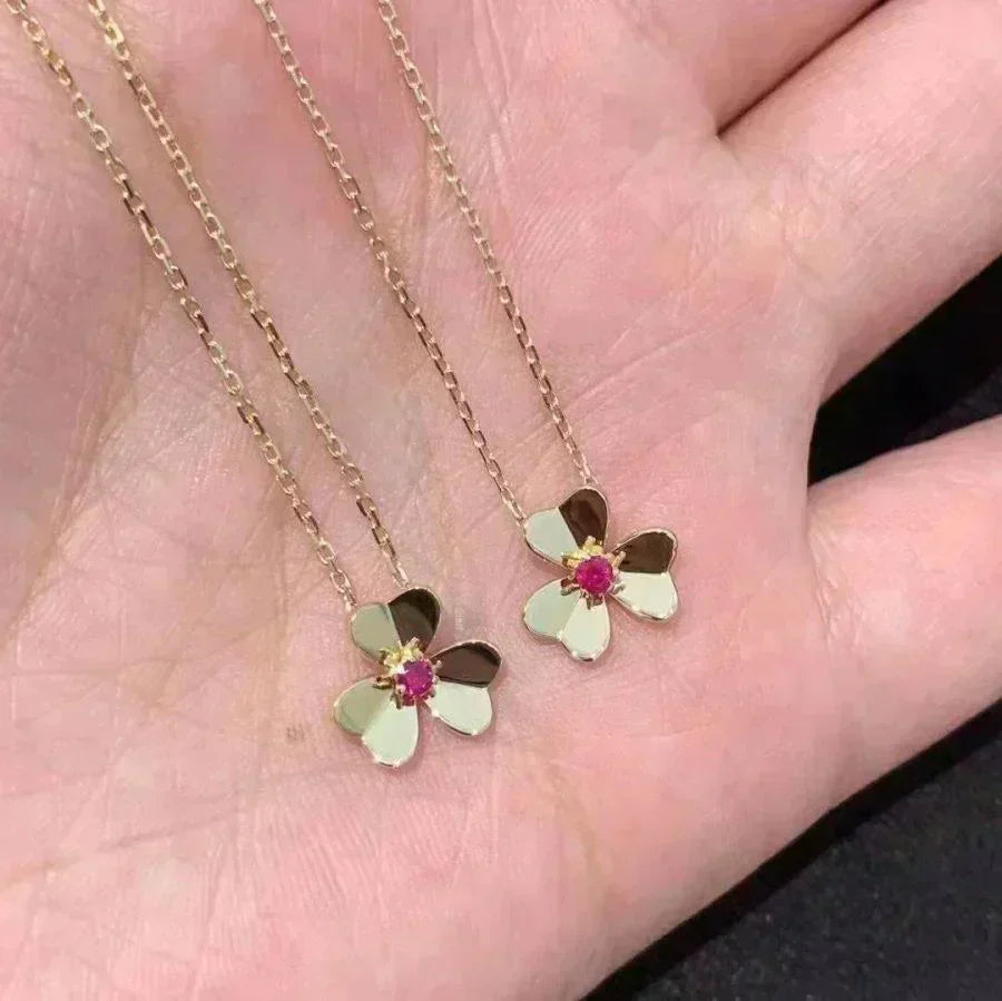 GlowFRIVOLE GOLD FLOWER NECKLACE