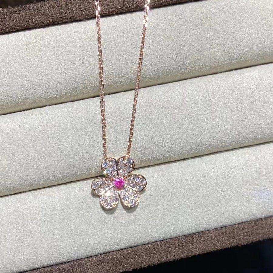 GlowFRIVOLE ROSE GOLD FLOWER DIAMOND NECKLACE