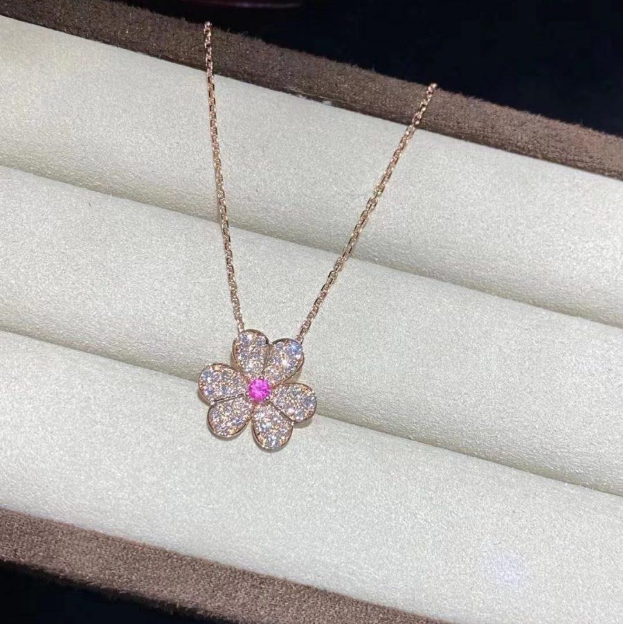 GlowFRIVOLE ROSE GOLD FLOWER DIAMOND NECKLACE