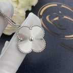 GlowCLOVER 25MM SILVER BIG CLOVER NECKLACE