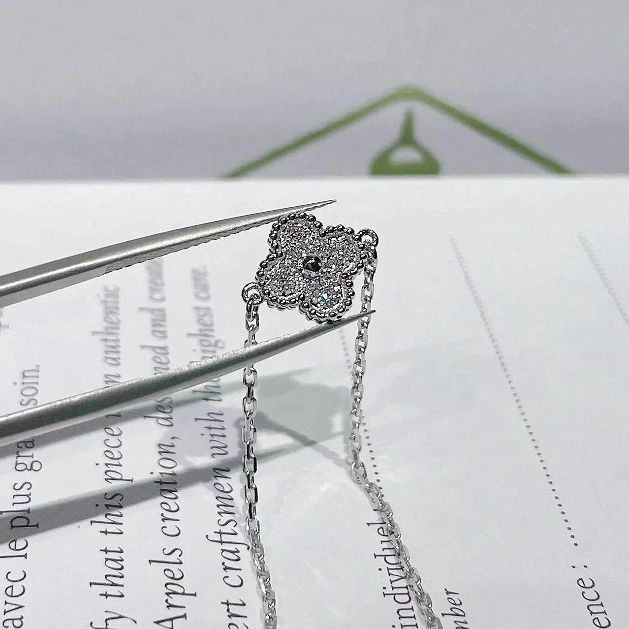 GlowCLOVER  SINGLE FLOWER BRACELET SILVER