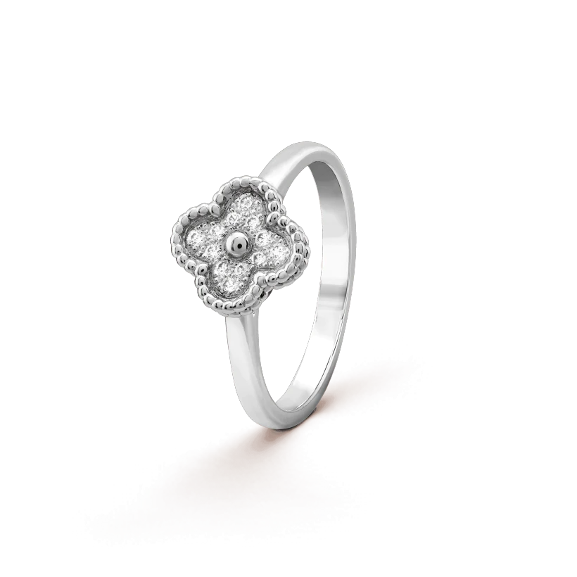 GlowCLOVER DIAMOND RING