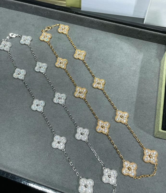 [Glow]CLOVER 10 MOTIFS FULL DIAMOND NECKLACE