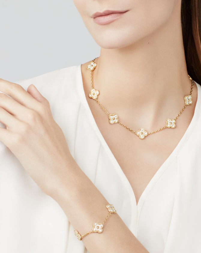 [Glow]CLOVER 10 MOTIFS FULL DIAMOND NECKLACE