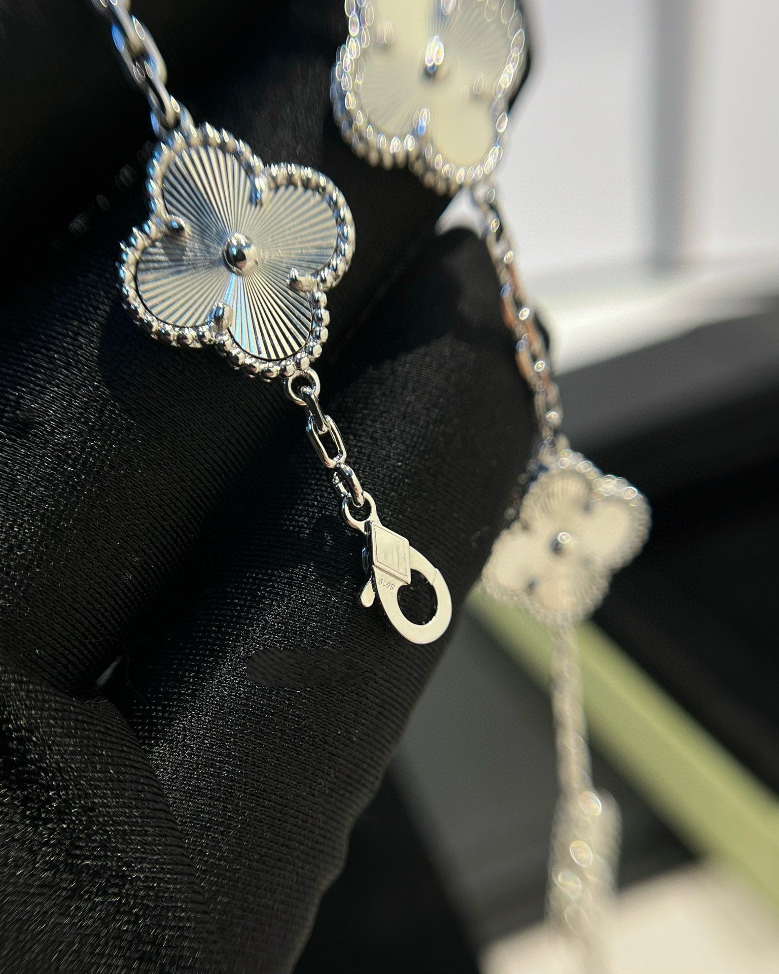 GlowCLOVER SILVER 5 MOTIFS BRACELET